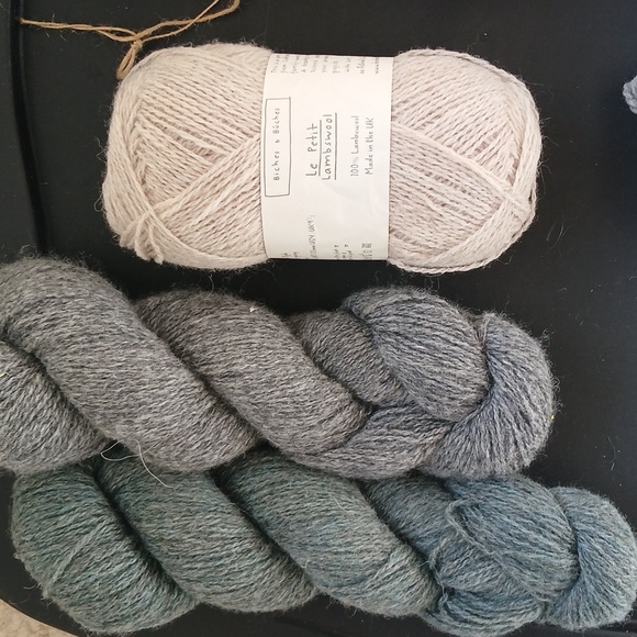 11 Assorted Popular Fingering Weight Yarn Bundle in Earth Tones - Picture 4 of 5